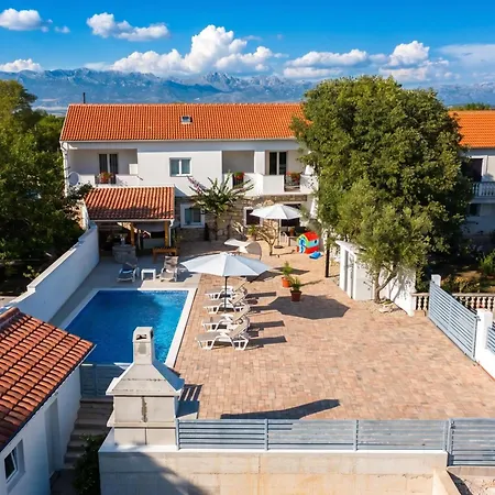度假居 Pool House Ivana Private Pool & Garden - Happy