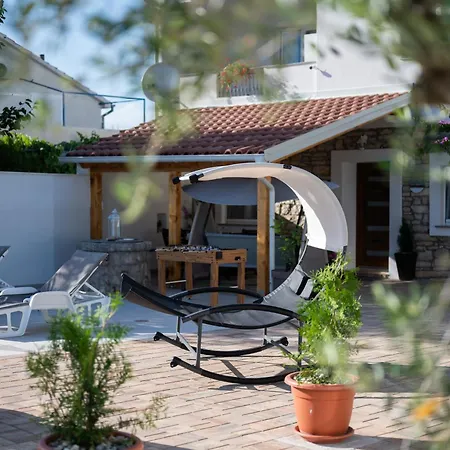 Pool House Ivana Private Pool & Garden - Happy Ferienhaus Pridraga