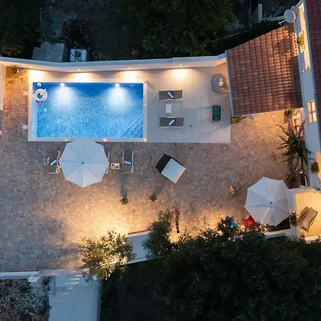 Pool House Ivana Private Pool & Garden - Happy 度假居