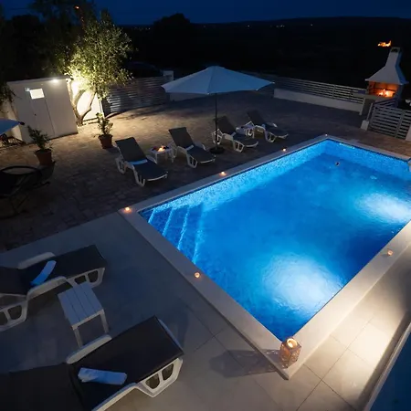 Pool House Ivana Private Pool & Garden - Happy *