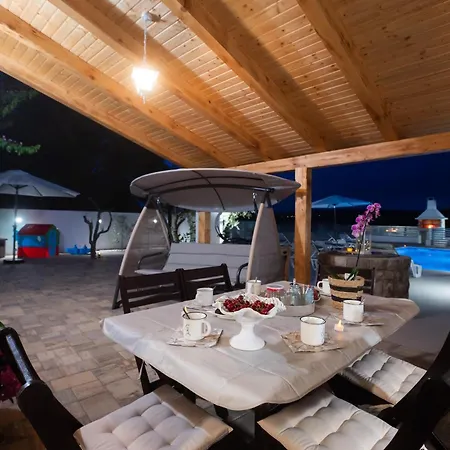Pool House Ivana Private Pool & Garden - Happy